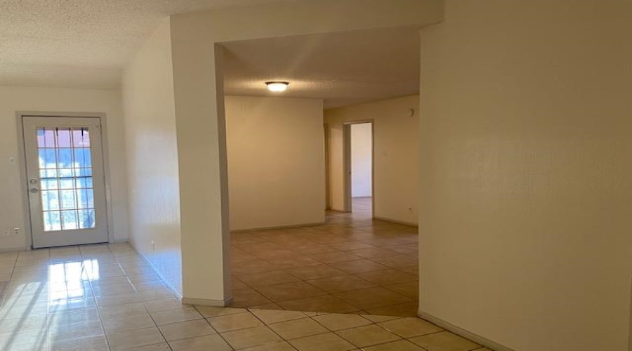 8810 Shalom Cir, Laredo, Texas 78045-6256, 3 Bedrooms Bedrooms, 6 Rooms Rooms,2 BathroomsBathrooms,Residential,For Sale,8810 Shalom Cir,20264584