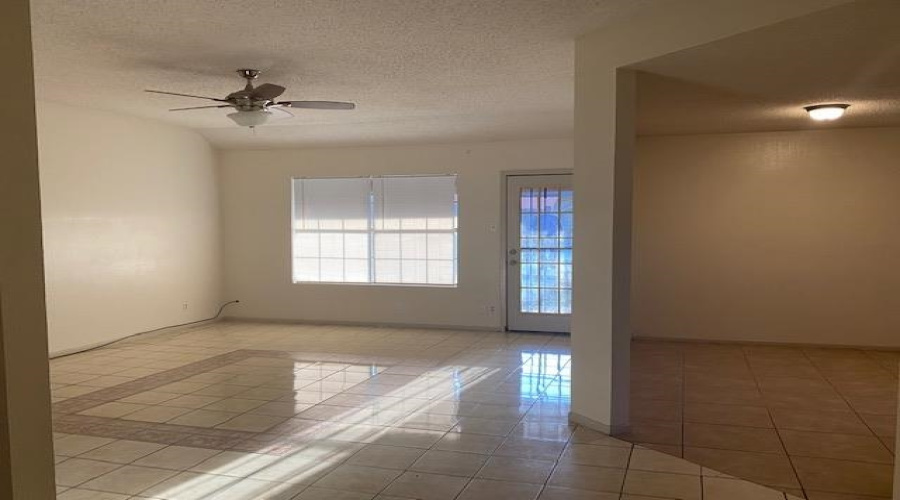 8810 Shalom Cir, Laredo, Texas 78045-6256, 3 Bedrooms Bedrooms, 6 Rooms Rooms,2 BathroomsBathrooms,Residential,For Sale,8810 Shalom Cir,20264584