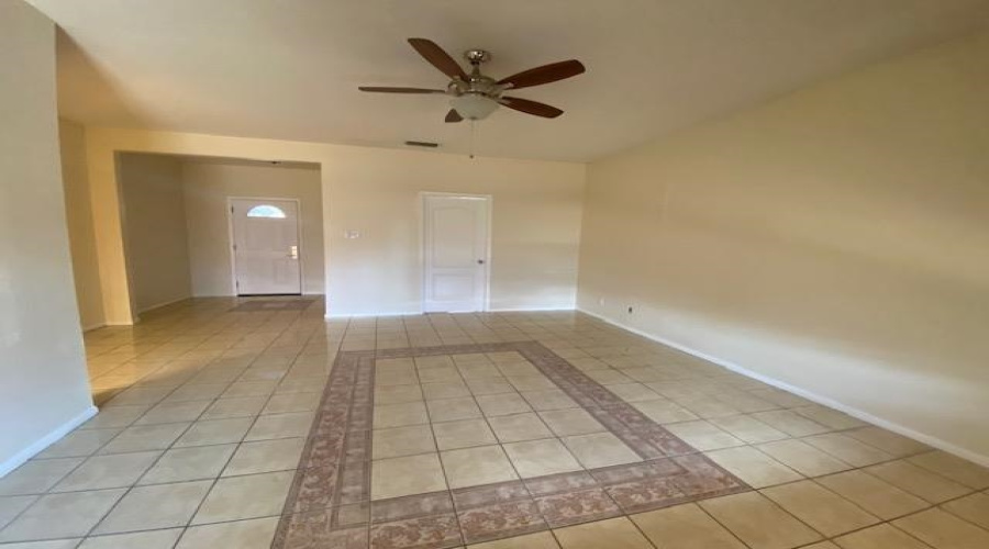 8810 Shalom Cir, Laredo, Texas 78045-6256, 3 Bedrooms Bedrooms, 6 Rooms Rooms,2 BathroomsBathrooms,Residential,For Sale,8810 Shalom Cir,20264584