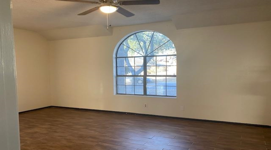 8810 Shalom Cir, Laredo, Texas 78045-6256, 3 Bedrooms Bedrooms, 6 Rooms Rooms,2 BathroomsBathrooms,Residential,For Sale,8810 Shalom Cir,20264584