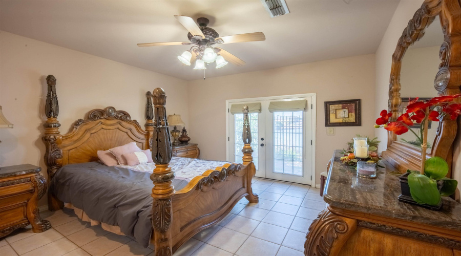 7521 Country Club Dr, Laredo, Texas 78041, 3 Bedrooms Bedrooms, 6 Rooms Rooms,2 BathroomsBathrooms,Residential,For Sale,7521 Country Club Dr,20264585