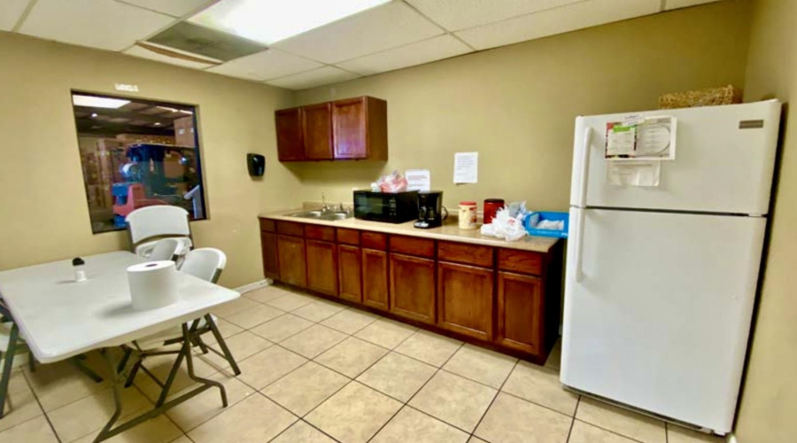 705 Enterprise St, Laredo, Texas 78045, 1 Bedroom Bedrooms, 51 Rooms Rooms,2 BathroomsBathrooms,Commercial/industrial,For Sale,705 Enterprise St,20264591