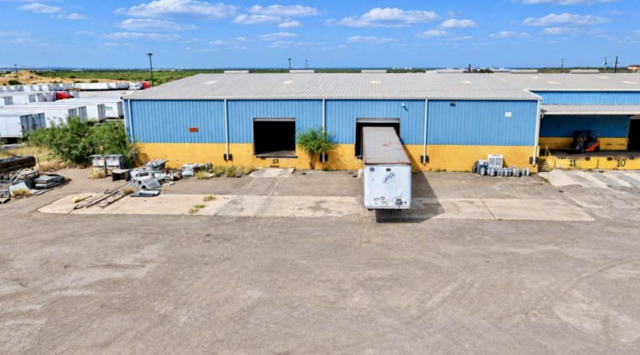 705 Enterprise St, Laredo, Texas 78045, 1 Bedroom Bedrooms, 51 Rooms Rooms,2 BathroomsBathrooms,Commercial/industrial,For Sale,705 Enterprise St,20264591