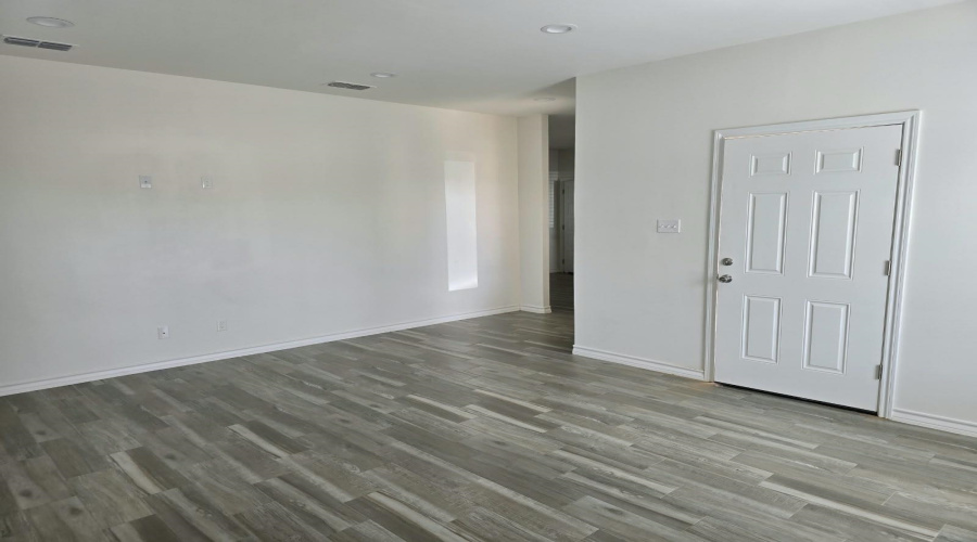 1610 Lomas Del Sur Blvd., LAREDO, Texas 78046, 3 Bedrooms Bedrooms, 5 Rooms Rooms,2 BathroomsBathrooms,Residential,For Sale,1610 Lomas Del Sur Blvd.,20264586