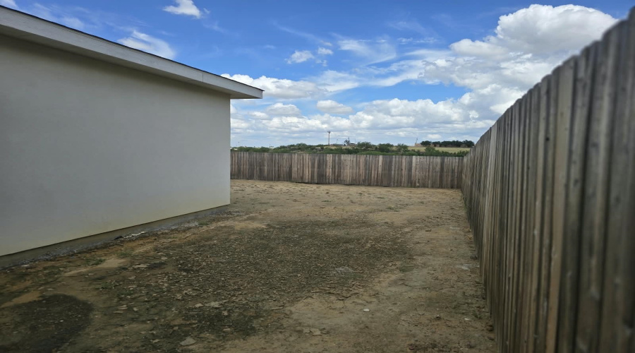 1610 Lomas Del Sur Blvd., LAREDO, Texas 78046, 3 Bedrooms Bedrooms, 5 Rooms Rooms,2 BathroomsBathrooms,Residential,For Rent,1610 Lomas Del Sur Blvd.,20264587