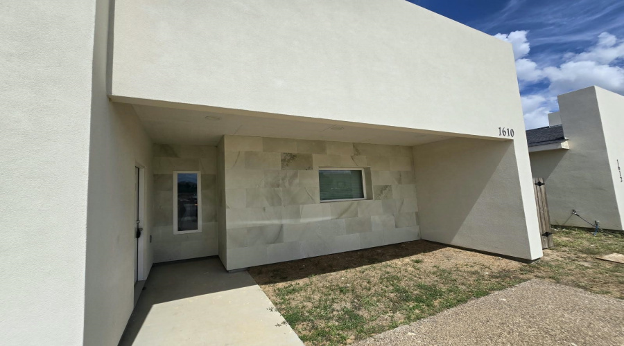 1610 Lomas Del Sur Blvd., LAREDO, Texas 78046, 3 Bedrooms Bedrooms, 5 Rooms Rooms,2 BathroomsBathrooms,Residential,For Rent,1610 Lomas Del Sur Blvd.,20264587