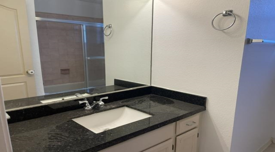100 Village Blvd, Laredo, Texas 78041, 2 Bedrooms Bedrooms, 4 Rooms Rooms,2 BathroomsBathrooms,Residential,For Sale,100 Village Blvd,20264588