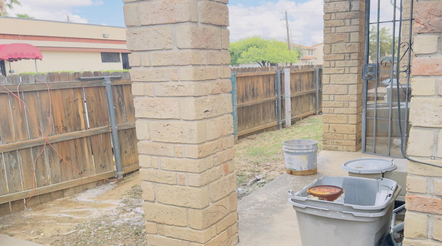 1207 Hillside Dr., Laredo, Texas 78041, 2 Bedrooms Bedrooms, 4 Rooms Rooms,2 BathroomsBathrooms,Residential,For Sale,1207 Hillside Dr.,20264589