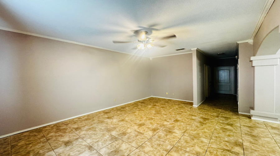 1207 Hillside Dr., Laredo, Texas 78041, 2 Bedrooms Bedrooms, 4 Rooms Rooms,2 BathroomsBathrooms,Residential,For Sale,1207 Hillside Dr.,20264589