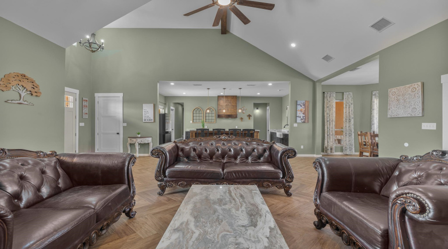 275 Jefferies Rd., Laredo, Texas 78045-3719, 4 Bedrooms Bedrooms, 8 Rooms Rooms,3 BathroomsBathrooms,Residential,For Sale,275 Jefferies Rd.,20264590