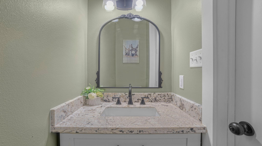 275 Jefferies Rd., Laredo, Texas 78045-3719, 4 Bedrooms Bedrooms, 8 Rooms Rooms,3 BathroomsBathrooms,Residential,For Sale,275 Jefferies Rd.,20264590