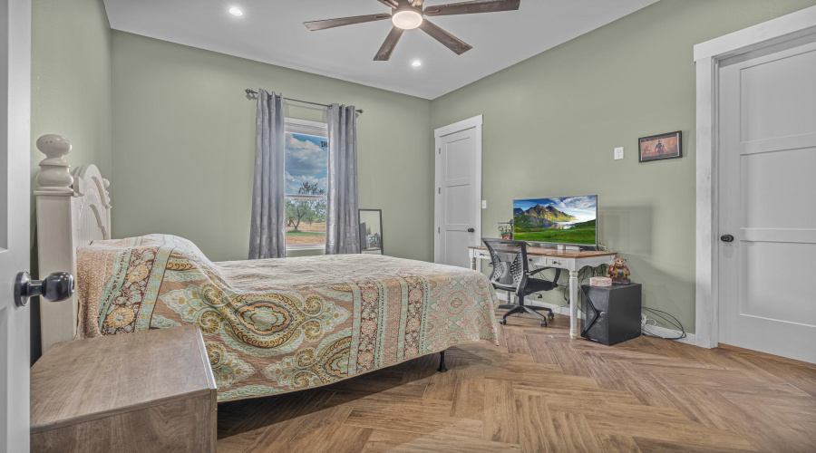 275 Jefferies Rd., Laredo, Texas 78045-3719, 4 Bedrooms Bedrooms, 8 Rooms Rooms,3 BathroomsBathrooms,Residential,For Sale,275 Jefferies Rd.,20264590