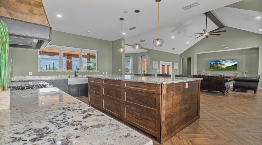 275 Jefferies Rd., Laredo, Texas 78045-3719, 4 Bedrooms Bedrooms, 8 Rooms Rooms,3 BathroomsBathrooms,Residential,For Sale,275 Jefferies Rd.,20264590