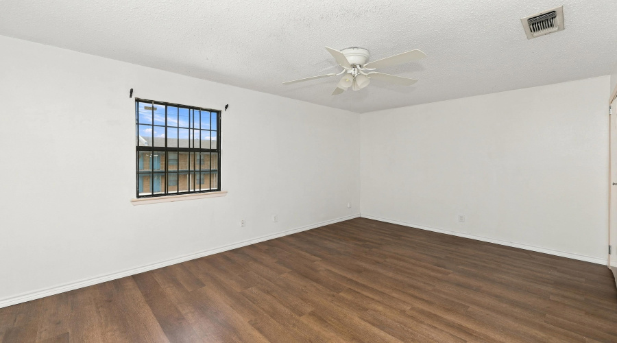 5300 Cypress Dr, LAREDO, Texas 78041, 3 Bedrooms Bedrooms, 6 Rooms Rooms,1 BathroomBathrooms,Residential,For Sale,5300 Cypress Dr,20264592