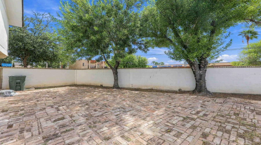 5300 Cypress Dr, LAREDO, Texas 78041, 3 Bedrooms Bedrooms, 6 Rooms Rooms,1 BathroomBathrooms,Residential,For Sale,5300 Cypress Dr,20264592