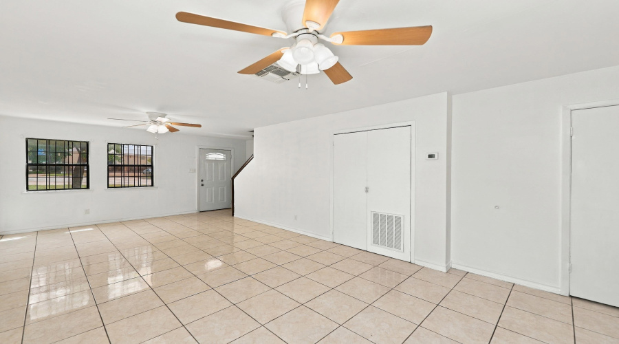 5300 Cypress Dr, LAREDO, Texas 78041, 3 Bedrooms Bedrooms, 6 Rooms Rooms,1 BathroomBathrooms,Residential,For Sale,5300 Cypress Dr,20264592