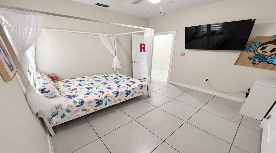 1714 Lomas Del Sur Blvd., Laredo, Texas 78046, 3 Bedrooms Bedrooms, 5 Rooms Rooms,2 BathroomsBathrooms,Residential,For Sale,1714 Lomas Del Sur Blvd.,20264596