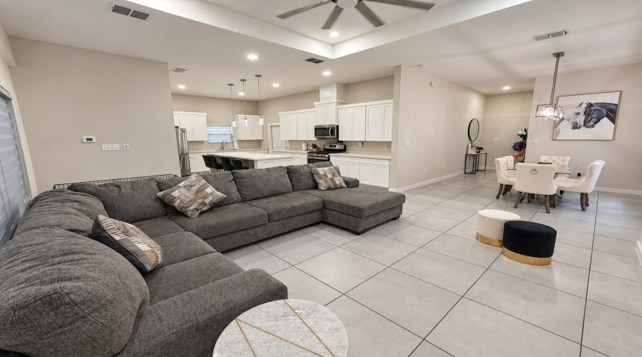 1714 Lomas Del Sur Blvd., Laredo, Texas 78046, 3 Bedrooms Bedrooms, 5 Rooms Rooms,2 BathroomsBathrooms,Residential,For Sale,1714 Lomas Del Sur Blvd.,20264596