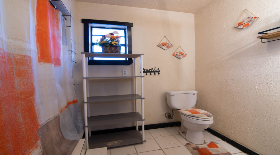 3305 Corpus Christi St, Laredo, Texas 78043, 4 Bedrooms Bedrooms, 7 Rooms Rooms,2 BathroomsBathrooms,Residential,For Sale,3305 Corpus Christi St,20264597