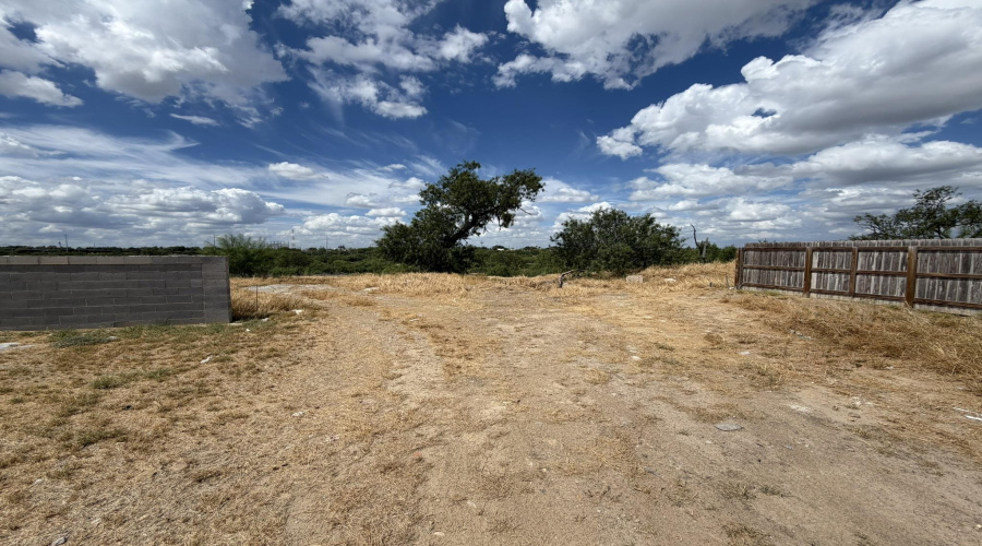 380 Riverhill Lp, Laredo, Texas 78046, ,Land,For Sale,380 Riverhill Lp,20264600