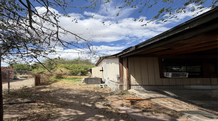1552 Orquidia Ln W, Rio Bravo, Texas 78046, 1 Bedroom Bedrooms, 4 Rooms Rooms,1 BathroomBathrooms,Residential,For Sale,1552 Orquidia Ln W,20264599