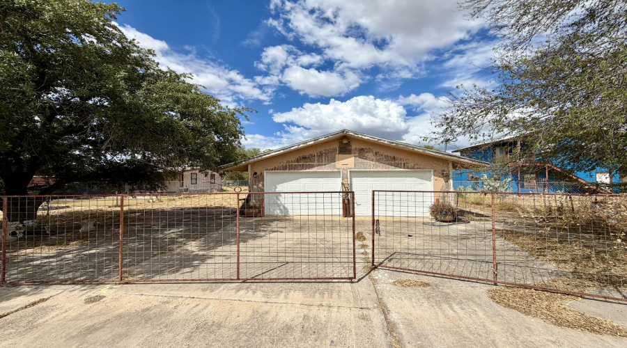 1552 Orquidia Ln W, Rio Bravo, Texas 78046, 1 Bedroom Bedrooms, 4 Rooms Rooms,1 BathroomBathrooms,Residential,For Sale,1552 Orquidia Ln W,20264599