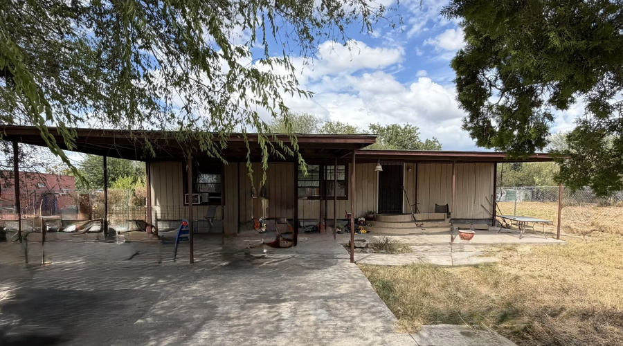 1552 Orquidia Ln W, Rio Bravo, Texas 78046, 1 Bedroom Bedrooms, 4 Rooms Rooms,1 BathroomBathrooms,Residential,For Sale,1552 Orquidia Ln W,20264599