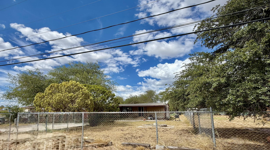 1552 Orquidia Ln W, Rio Bravo, Texas 78046, 1 Bedroom Bedrooms, 4 Rooms Rooms,1 BathroomBathrooms,Residential,For Sale,1552 Orquidia Ln W,20264599