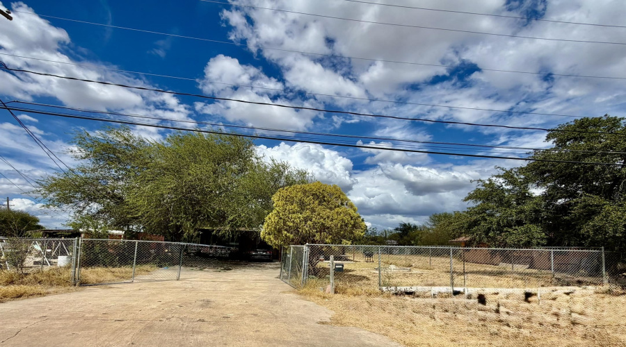 1552 Orquidia Ln W, Rio Bravo, Texas 78046, 1 Bedroom Bedrooms, 4 Rooms Rooms,1 BathroomBathrooms,Residential,For Sale,1552 Orquidia Ln W,20264599
