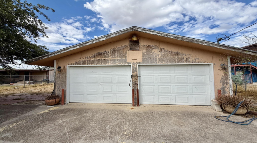 1552 Orquidia Ln W, Rio Bravo, Texas 78046, 1 Bedroom Bedrooms, 4 Rooms Rooms,1 BathroomBathrooms,Residential,For Sale,1552 Orquidia Ln W,20264599