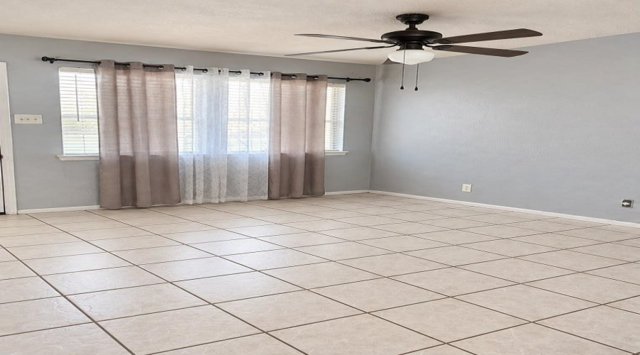 5306 Cypress Dr, Laredo, Texas 78041-3362, 2 Bedrooms Bedrooms, 5 Rooms Rooms,1 BathroomBathrooms,Residential,For Sale,5306 Cypress Dr,20264601
