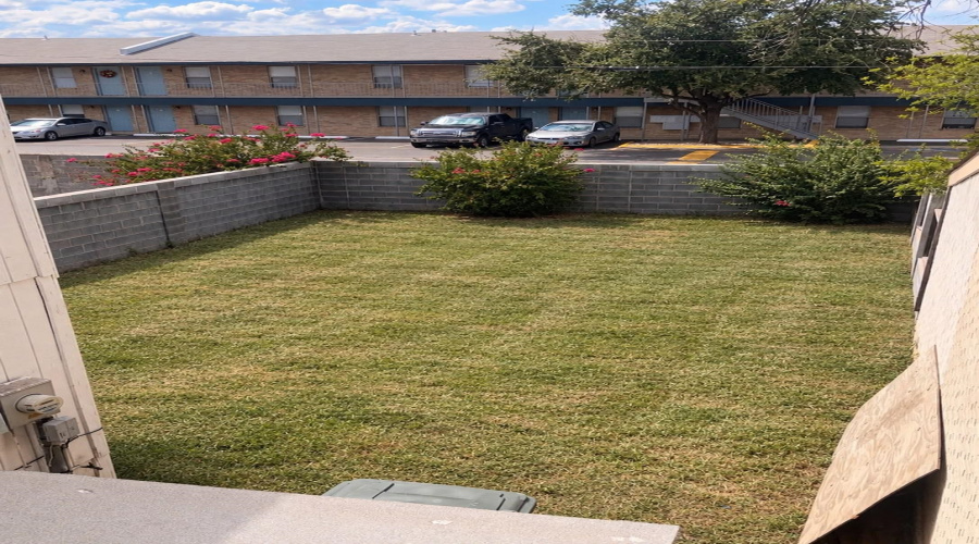 5306 Cypress Dr, Laredo, Texas 78041-3362, 2 Bedrooms Bedrooms, 5 Rooms Rooms,1 BathroomBathrooms,Residential,For Sale,5306 Cypress Dr,20264601