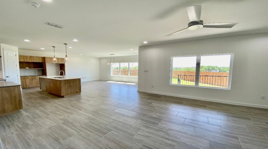 313 Deer Path Loop, Laredo, Texas 78045-2235, 3 Bedrooms Bedrooms, 6 Rooms Rooms,2 BathroomsBathrooms,Residential,For Rent,313 Deer Path Loop,20264603