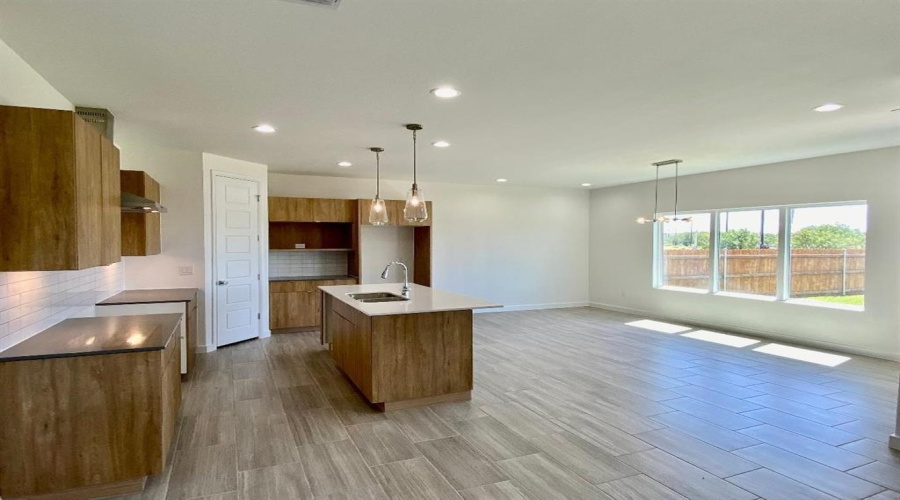 313 Deer Path Loop, Laredo, Texas 78045-2235, 3 Bedrooms Bedrooms, 6 Rooms Rooms,2 BathroomsBathrooms,Residential,For Rent,313 Deer Path Loop,20264603