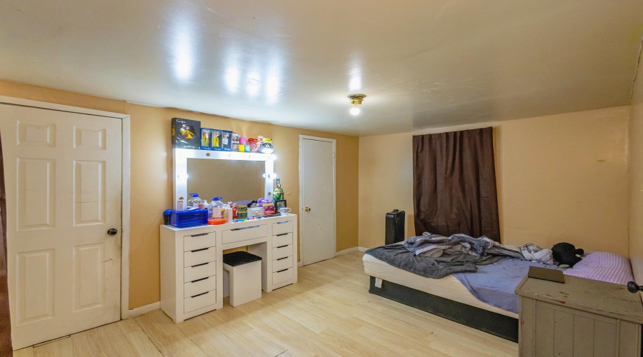 1810 Convent Ave, Laredo, Texas 78040, ,Multi-family,For Sale,1810 Convent Ave,20264611