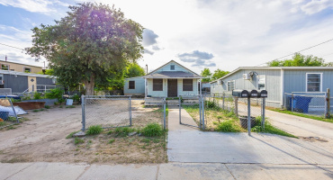 1810 Convent Ave, Laredo, Texas 78040, ,Multi-family,For Sale,1810 Convent Ave,20264611
