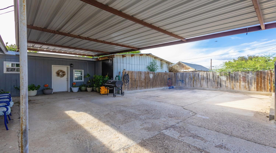 1810 Convent Ave, Laredo, Texas 78040, ,Multi-family,For Sale,1810 Convent Ave,20264611