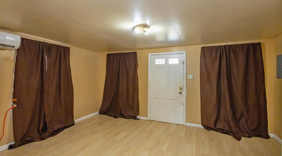 1810 Convent Ave, Laredo, Texas 78040, ,Multi-family,For Sale,1810 Convent Ave,20264611