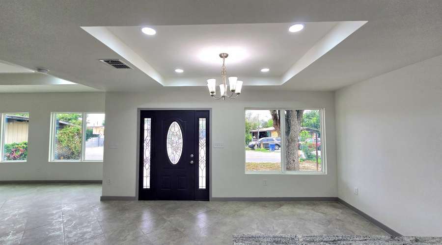 1017 1/2 E Lyon St, Laredo, Texas 78040, 5 Bedrooms Bedrooms, 6 Rooms Rooms,4 BathroomsBathrooms,Residential,For Sale,1017 1/2 E Lyon St,20261773