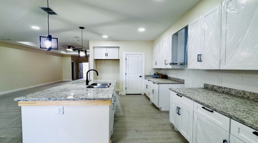 6706 El Jinete Dr., LAREDO, Texas 78046, 3 Bedrooms Bedrooms, 5 Rooms Rooms,2 BathroomsBathrooms,Residential,For Sale,6706 El Jinete Dr.,20264604