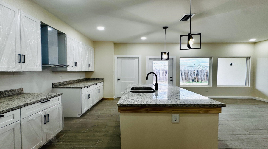 6706 El Jinete Dr., LAREDO, Texas 78046, 3 Bedrooms Bedrooms, 5 Rooms Rooms,2 BathroomsBathrooms,Residential,For Sale,6706 El Jinete Dr.,20264604