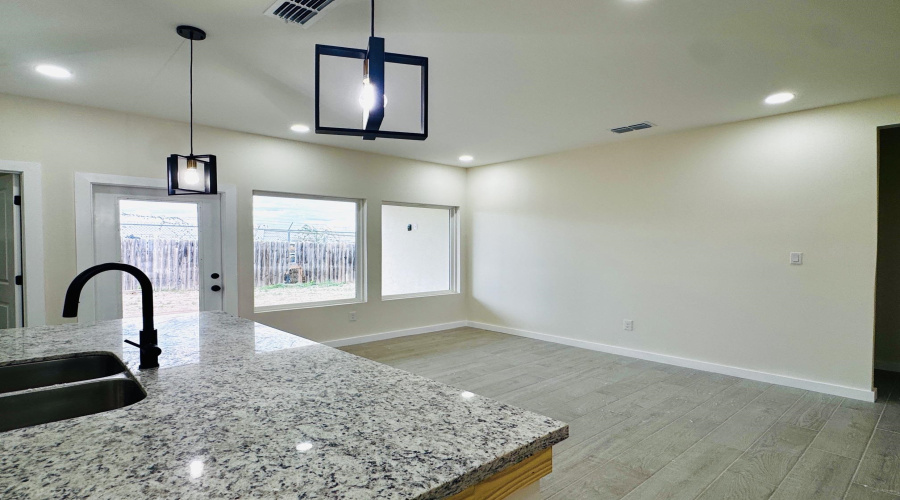 6706 El Jinete Dr., LAREDO, Texas 78046, 3 Bedrooms Bedrooms, 5 Rooms Rooms,2 BathroomsBathrooms,Residential,For Sale,6706 El Jinete Dr.,20264604