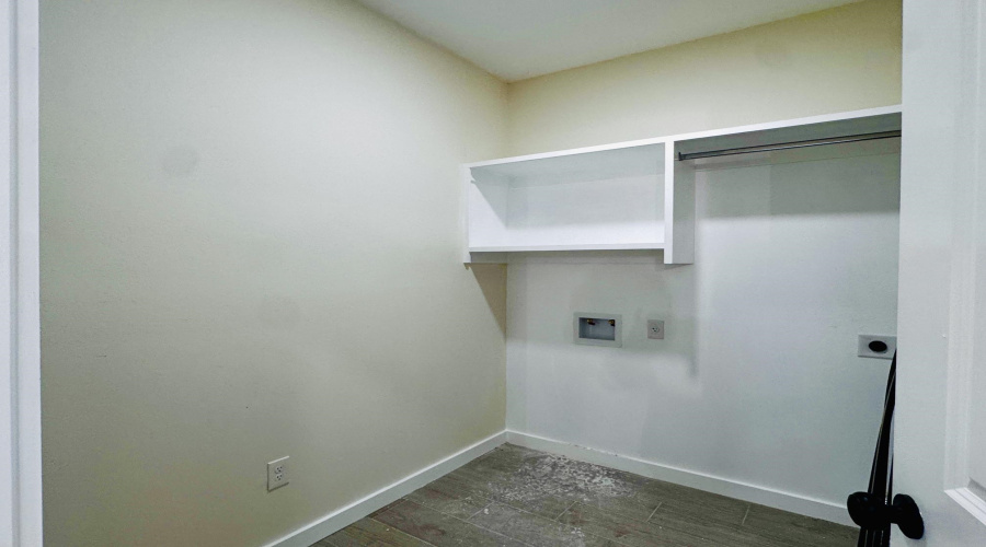 6706 El Jinete Dr., LAREDO, Texas 78046, 3 Bedrooms Bedrooms, 5 Rooms Rooms,2 BathroomsBathrooms,Residential,For Sale,6706 El Jinete Dr.,20264604