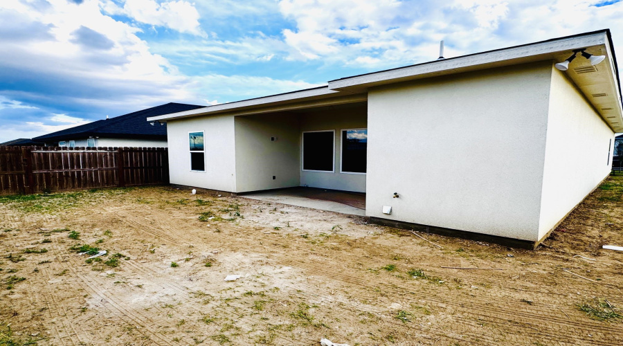 6706 El Jinete Dr., LAREDO, Texas 78046, 3 Bedrooms Bedrooms, 5 Rooms Rooms,2 BathroomsBathrooms,Residential,For Sale,6706 El Jinete Dr.,20264604