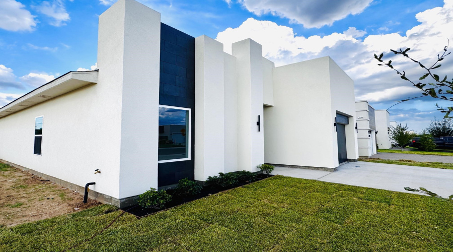 6706 El Jinete Dr., LAREDO, Texas 78046, 3 Bedrooms Bedrooms, 5 Rooms Rooms,2 BathroomsBathrooms,Residential,For Sale,6706 El Jinete Dr.,20264604