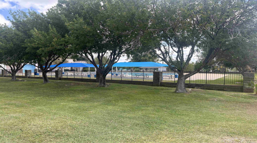 415 Goldeneye Ct, LAREDO, Texas 78045-0000, 3 Bedrooms Bedrooms, 5 Rooms Rooms,2 BathroomsBathrooms,Residential,For Sale,415 Goldeneye Ct,20264605