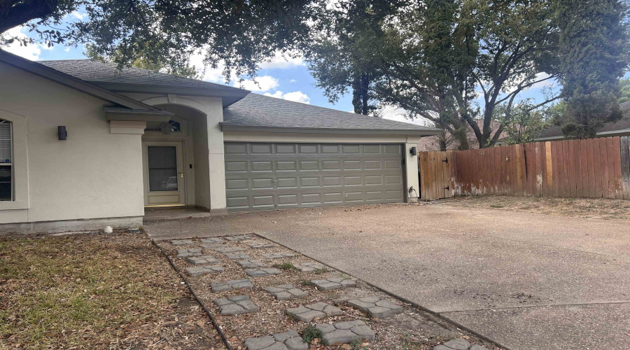 415 Goldeneye Ct, LAREDO, Texas 78045-0000, 3 Bedrooms Bedrooms, 5 Rooms Rooms,2 BathroomsBathrooms,Residential,For Sale,415 Goldeneye Ct,20264605