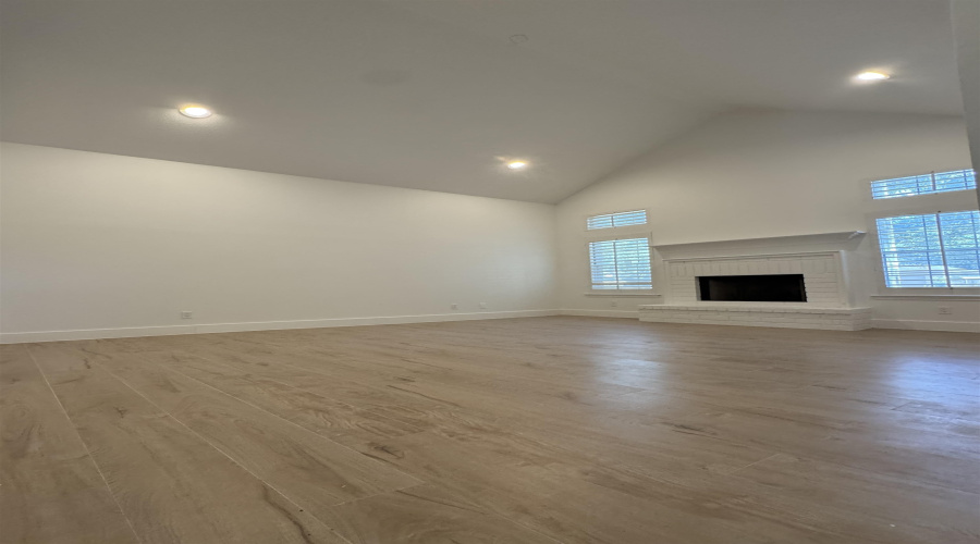 3004 Crest Oak Cir, Laredo, Texas 78045, 3 Bedrooms Bedrooms, 8 Rooms Rooms,2 BathroomsBathrooms,Residential,For Sale,3004 Crest Oak Cir,20264606