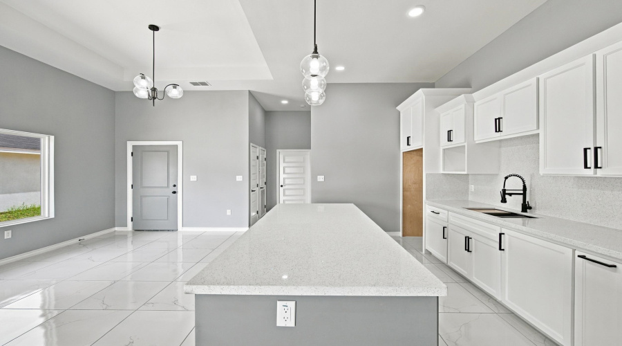 6703 El Jinete Dr., Laredo, Texas 78046-8639, 3 Bedrooms Bedrooms, 5 Rooms Rooms,2 BathroomsBathrooms,Residential,For Sale,6703 El Jinete Dr.,20264608