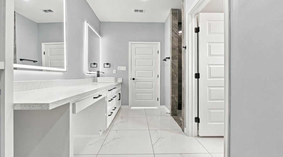 6703 El Jinete Dr., Laredo, Texas 78046-8639, 3 Bedrooms Bedrooms, 5 Rooms Rooms,2 BathroomsBathrooms,Residential,For Sale,6703 El Jinete Dr.,20264608